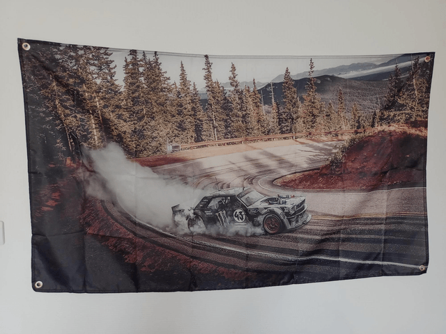 Drapeau Ken Block drift